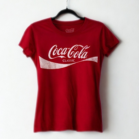 Women’s XL Coca-Cola Classic Red Short Sleeve Graphic Tshirt - Picture 1 of 5